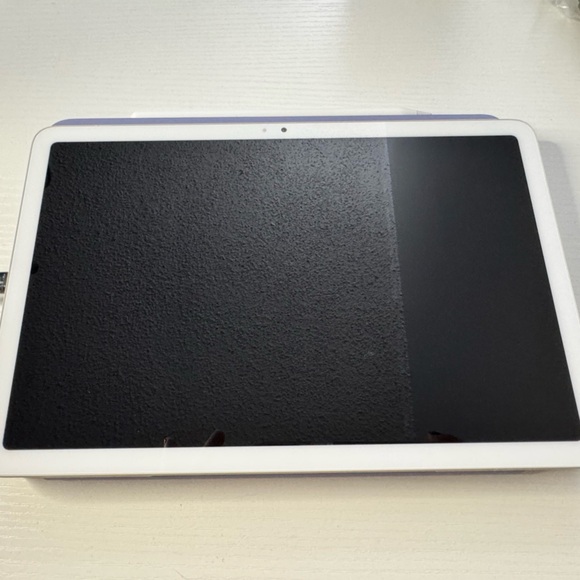 Google Pixel Tablet - Picture 2 of 3